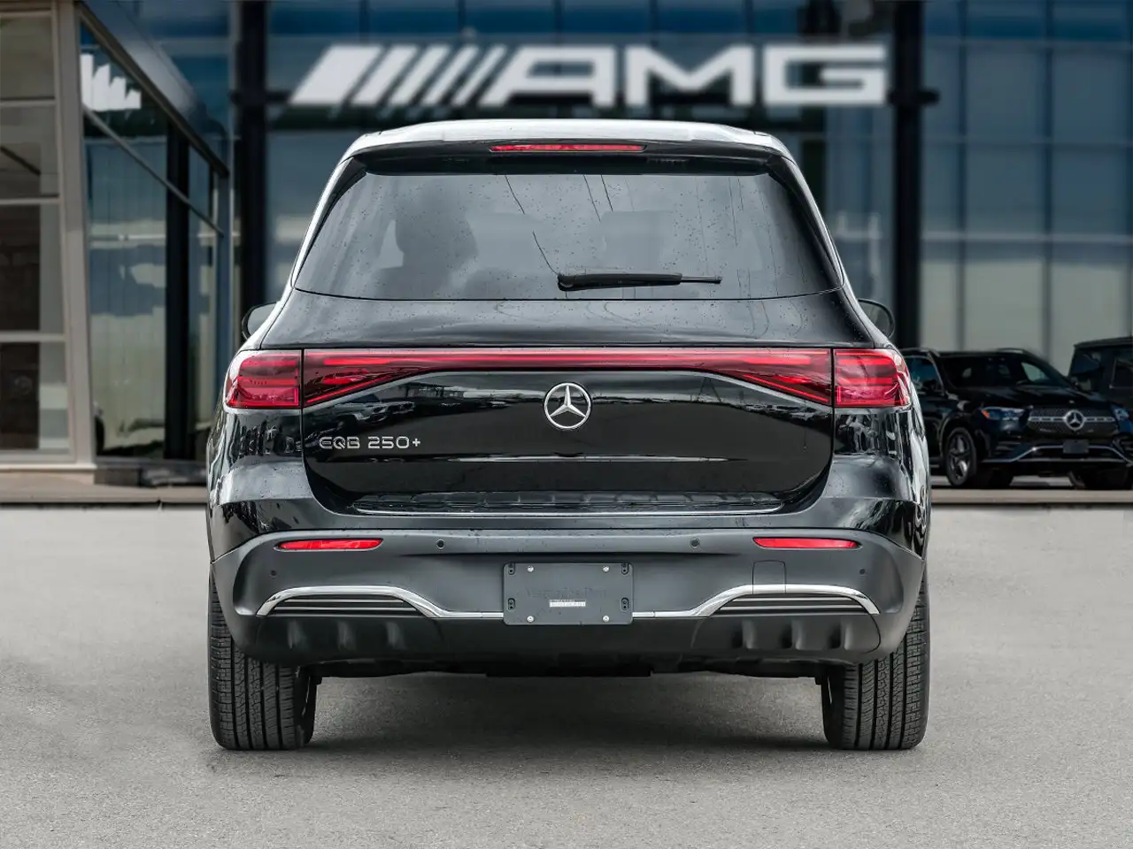 Mercedes-Benz EQB снимка Mercedes-Benz EQB