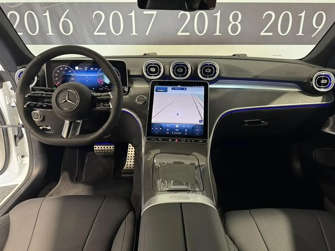 Mercedes-Benz CLE снимка Mercedes-Benz CLE