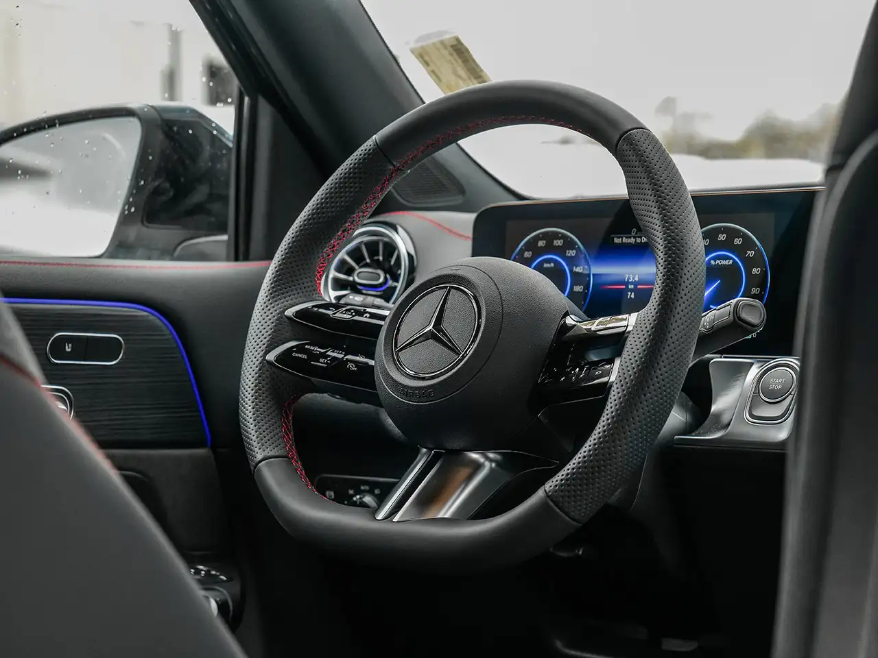 Mercedes-Benz EQB снимка Mercedes-Benz EQB