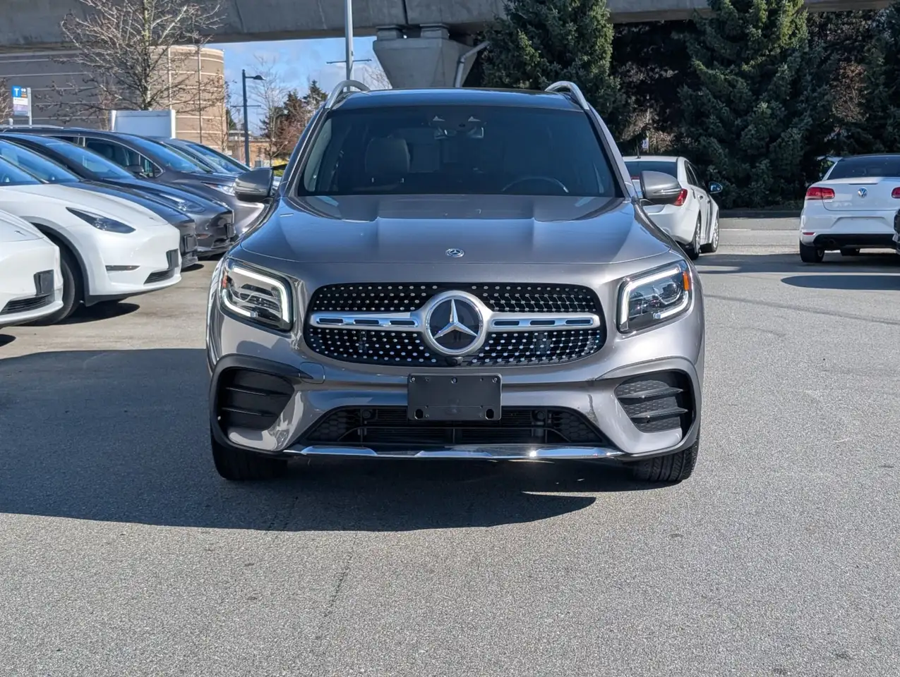 Mercedes-Benz GLB снимка Mercedes-Benz GLB