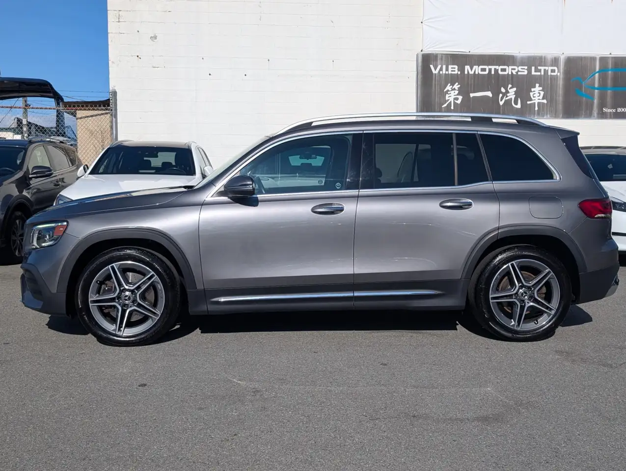 Mercedes-Benz GLB снимка Mercedes-Benz GLB