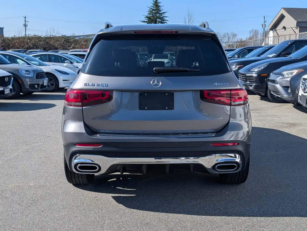 Mercedes-Benz GLB снимка Mercedes-Benz GLB