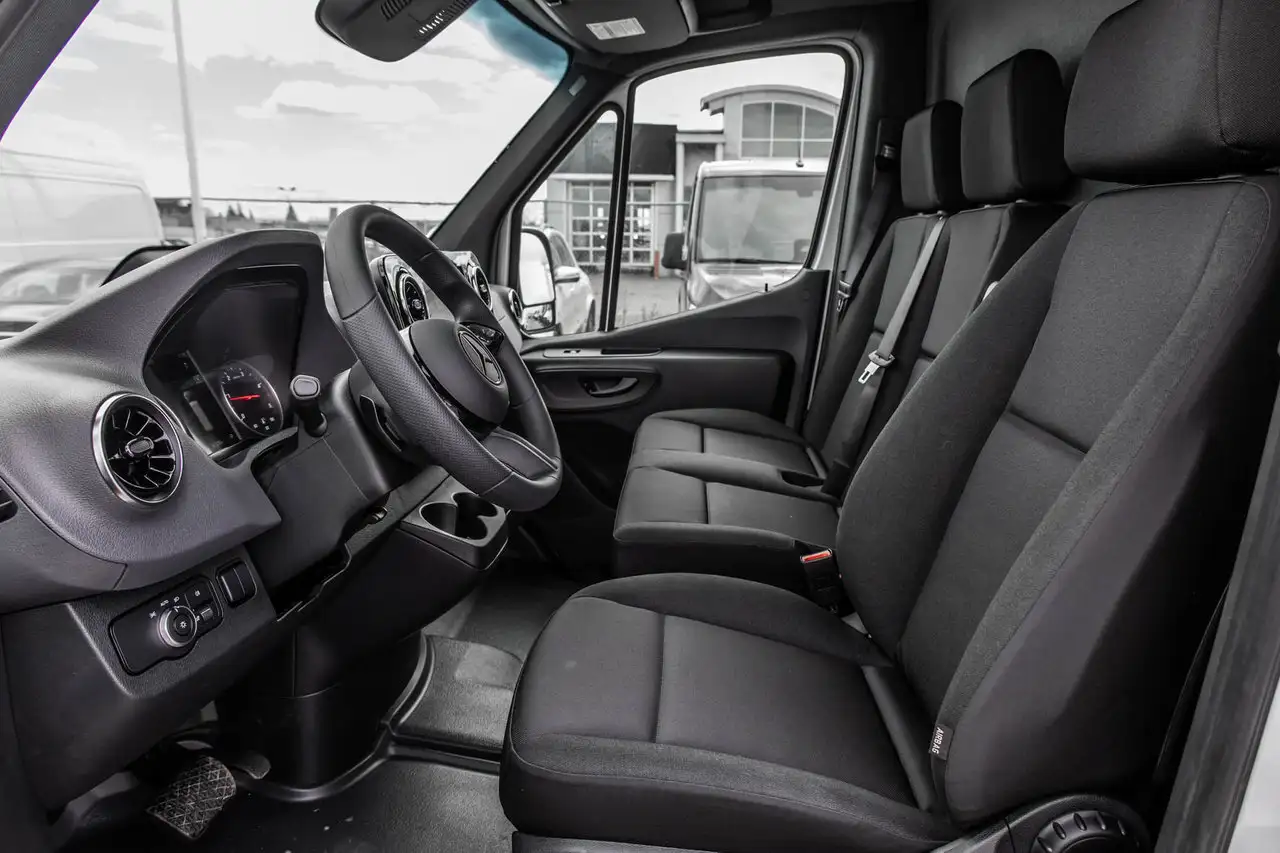 Mercedes-Benz Sprinter снимка Mercedes-Benz Sprinter