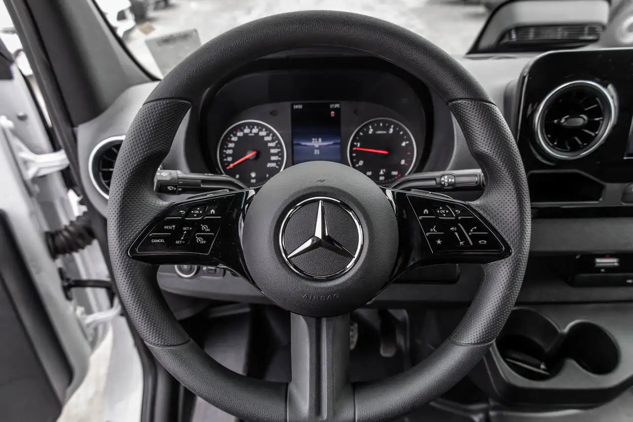 Mercedes-Benz Sprinter снимка Mercedes-Benz Sprinter