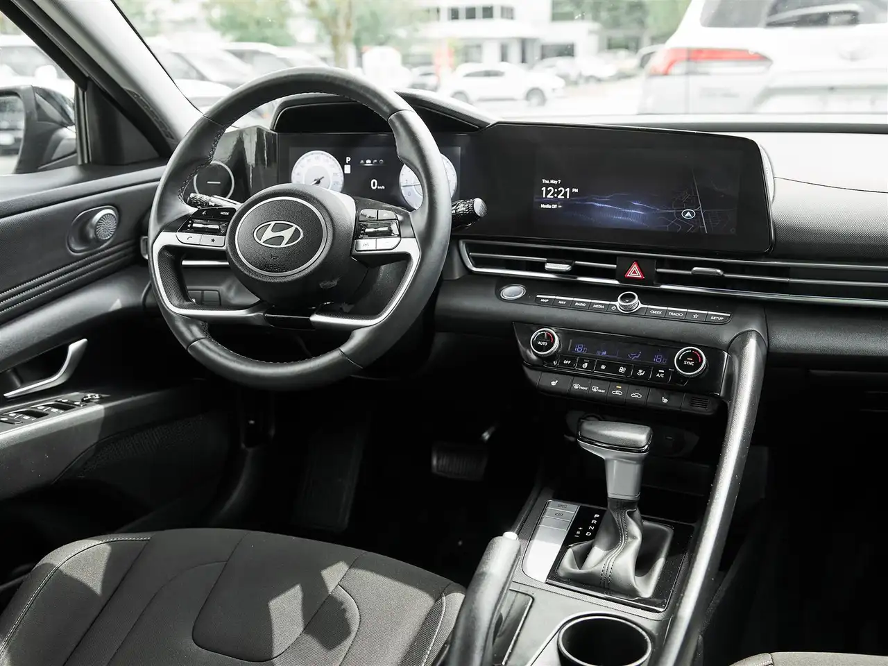 Hyundai ELANTRA снимка Hyundai ELANTRA