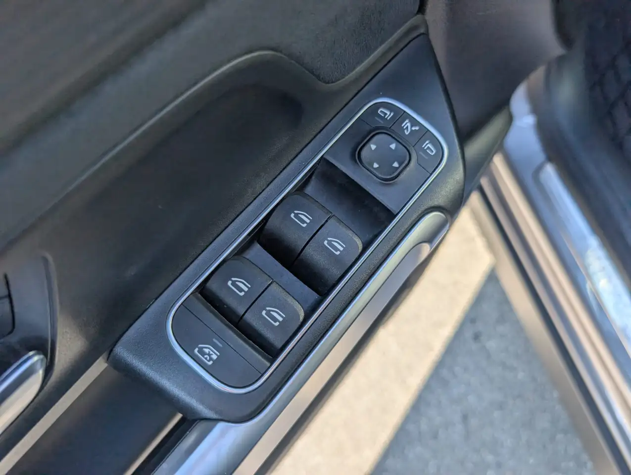 Mercedes-Benz GLB снимка Mercedes-Benz GLB
