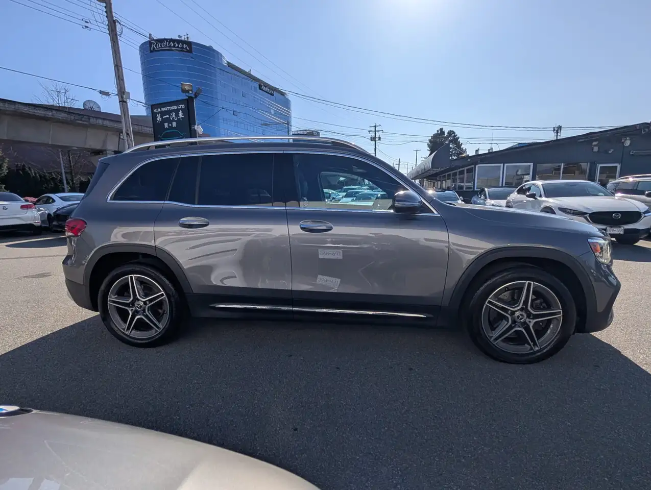 Mercedes-Benz GLB снимка Mercedes-Benz GLB