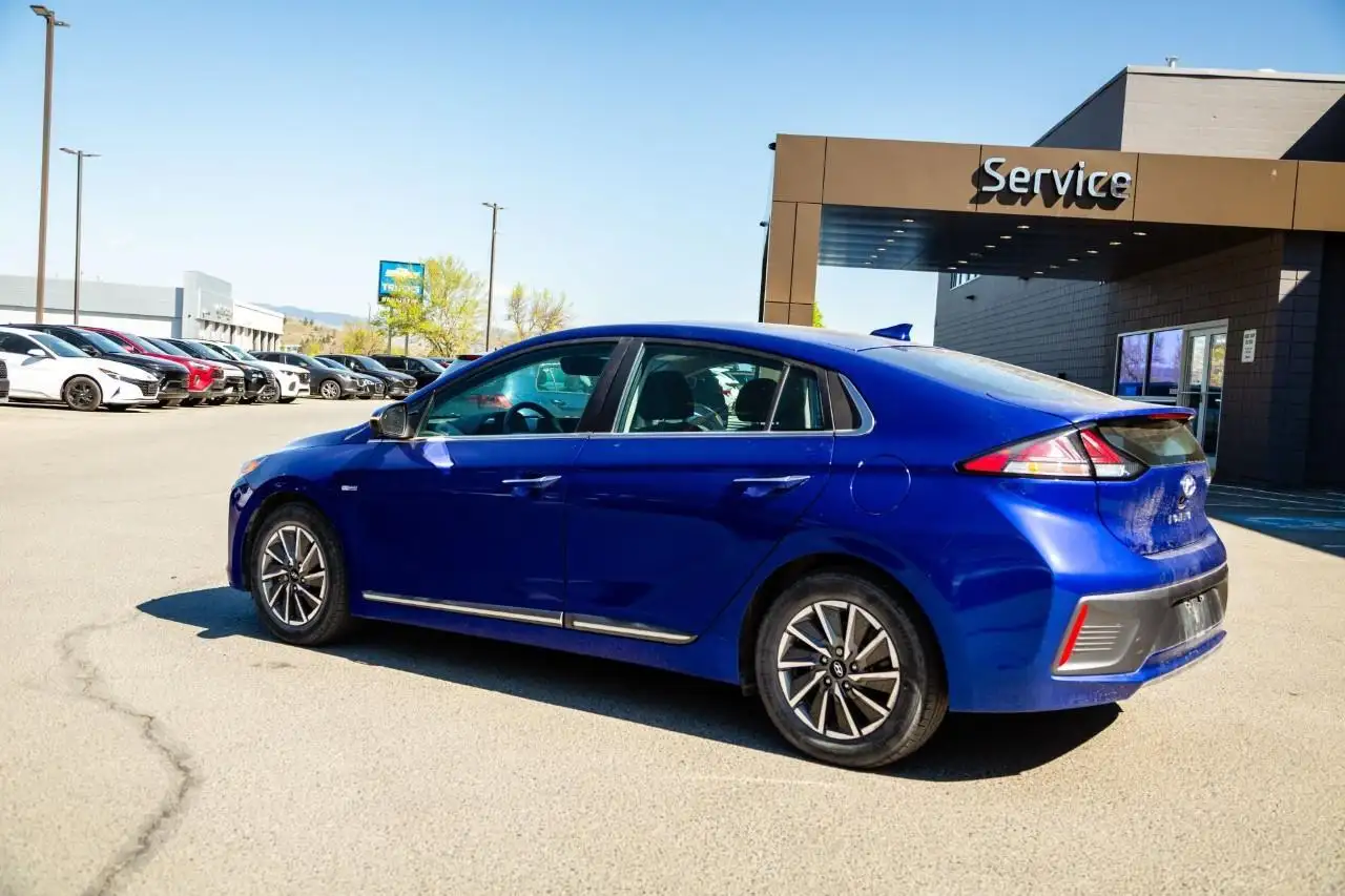 Hyundai IONIQ снимка Hyundai IONIQ