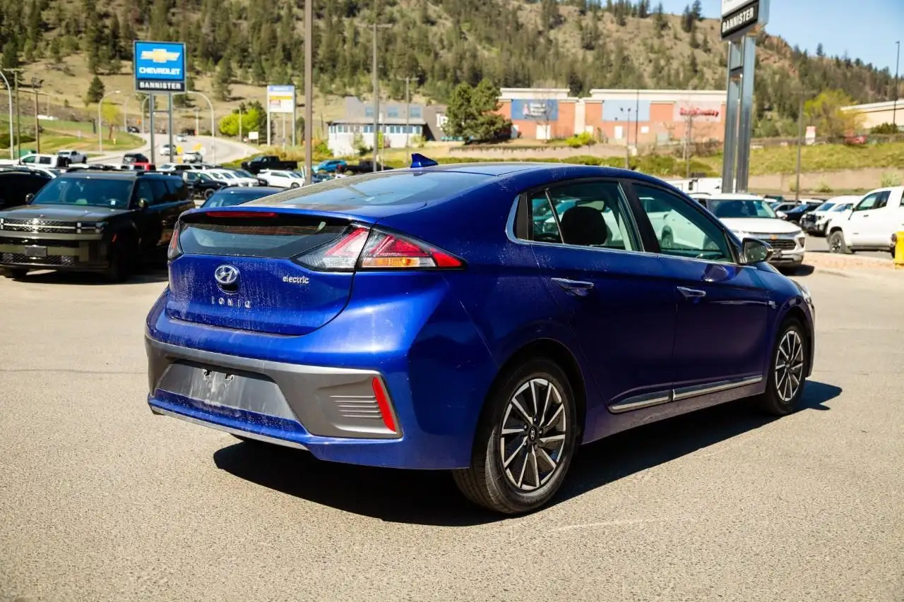 Hyundai IONIQ снимка Hyundai IONIQ