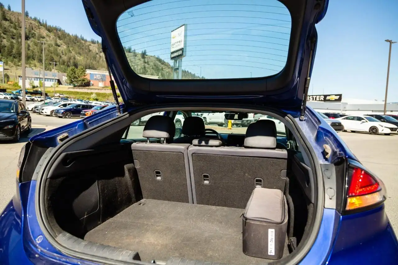 Hyundai IONIQ снимка Hyundai IONIQ