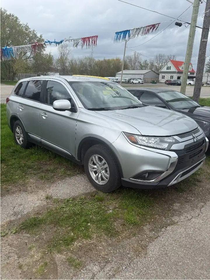 Mitsubishi Outlander снимка Mitsubishi Outlander