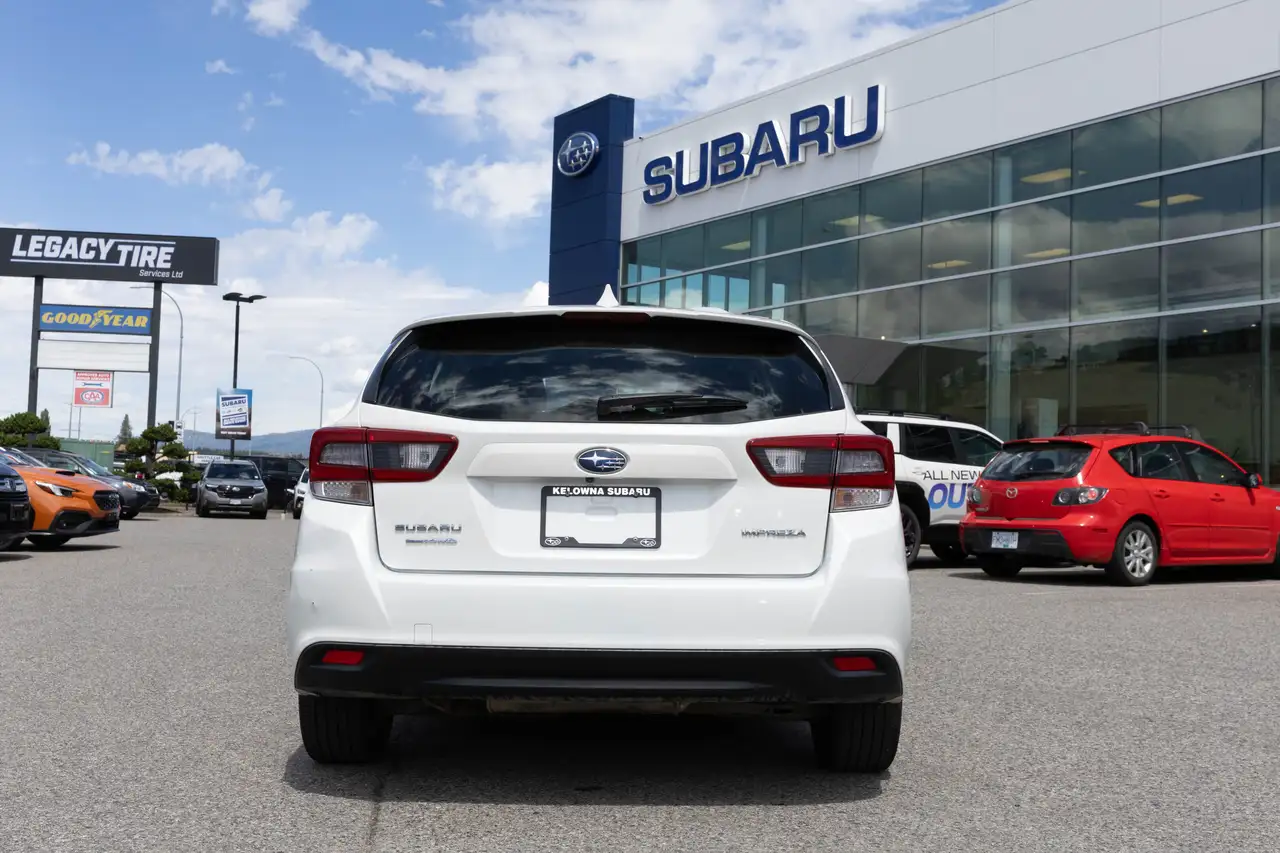 Subaru Impreza photo Subaru Impreza