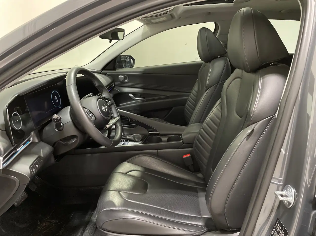 Hyundai ELANTRA снимка Hyundai ELANTRA