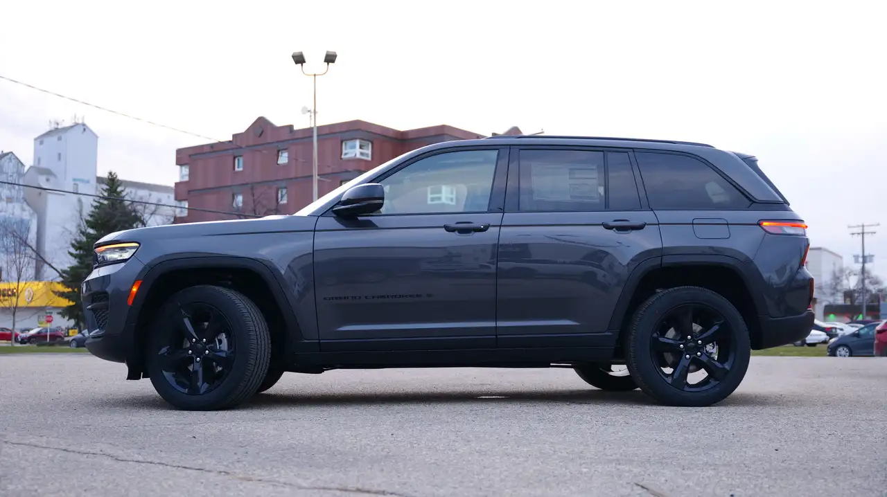 Jeep Grand Cherokee снимка Jeep Grand Cherokee