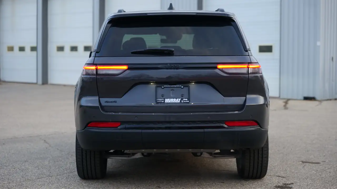Jeep Grand Cherokee снимка Jeep Grand Cherokee