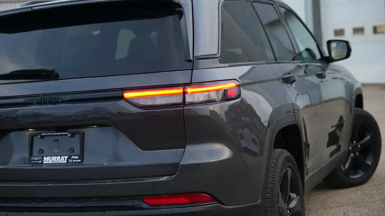 Jeep Grand Cherokee снимка Jeep Grand Cherokee