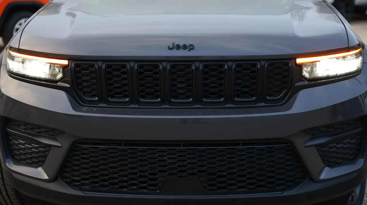 Jeep Grand Cherokee снимка Jeep Grand Cherokee