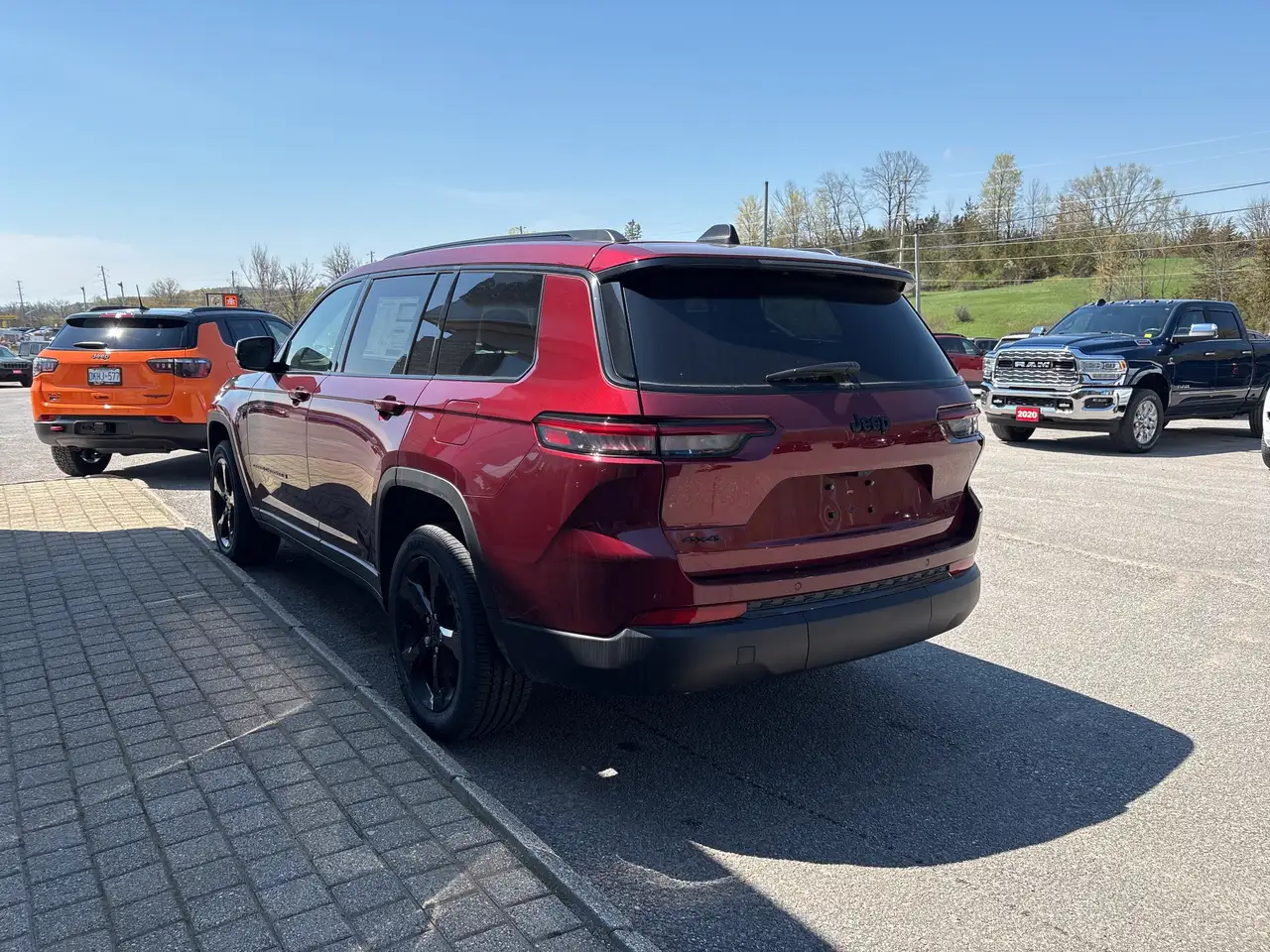 Jeep Grand Cherokee photo Jeep Grand Cherokee