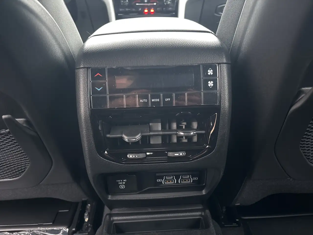 Jeep Grand Cherokee photo Jeep Grand Cherokee