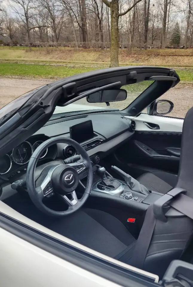 Mazda MX-5 Miata снимка Mazda MX-5 Miata