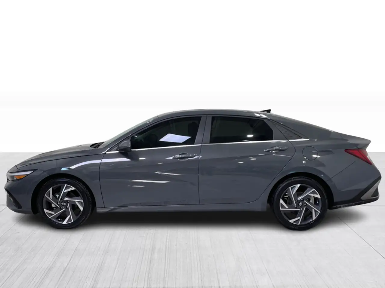 Hyundai ELANTRA снимка Hyundai ELANTRA