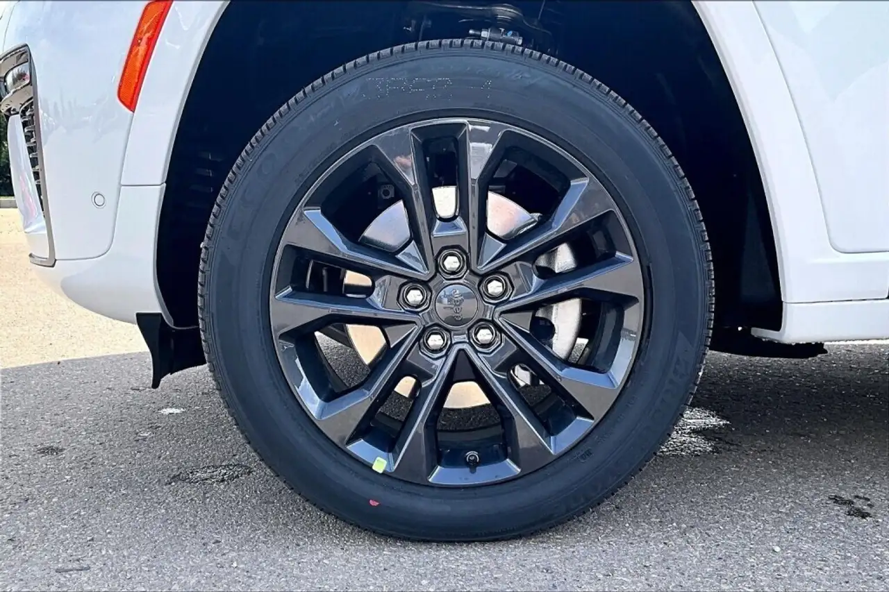Jeep Grand Cherokee снимка Jeep Grand Cherokee