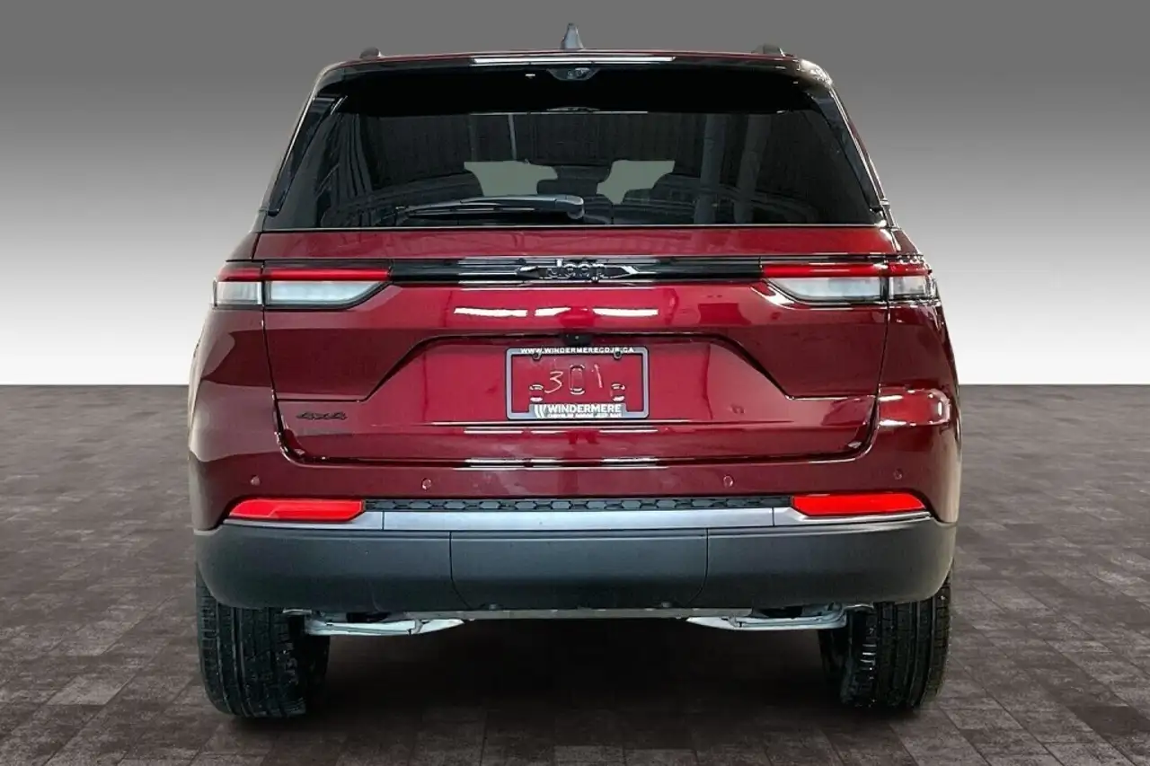 Jeep Grand Cherokee снимка Jeep Grand Cherokee