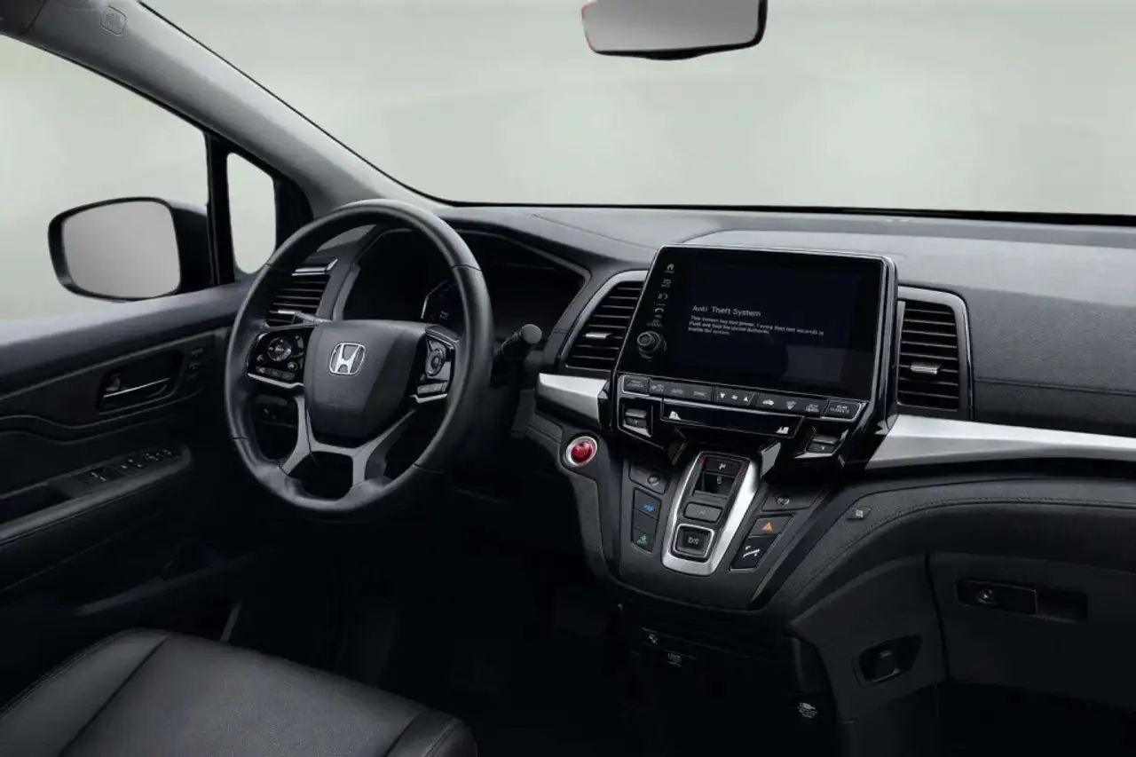 Honda Odyssey снимка Honda Odyssey