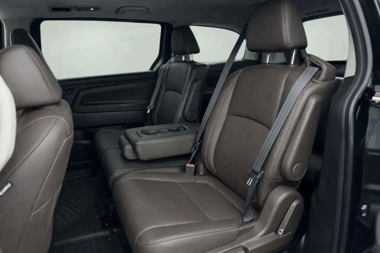 Honda Odyssey снимка Honda Odyssey