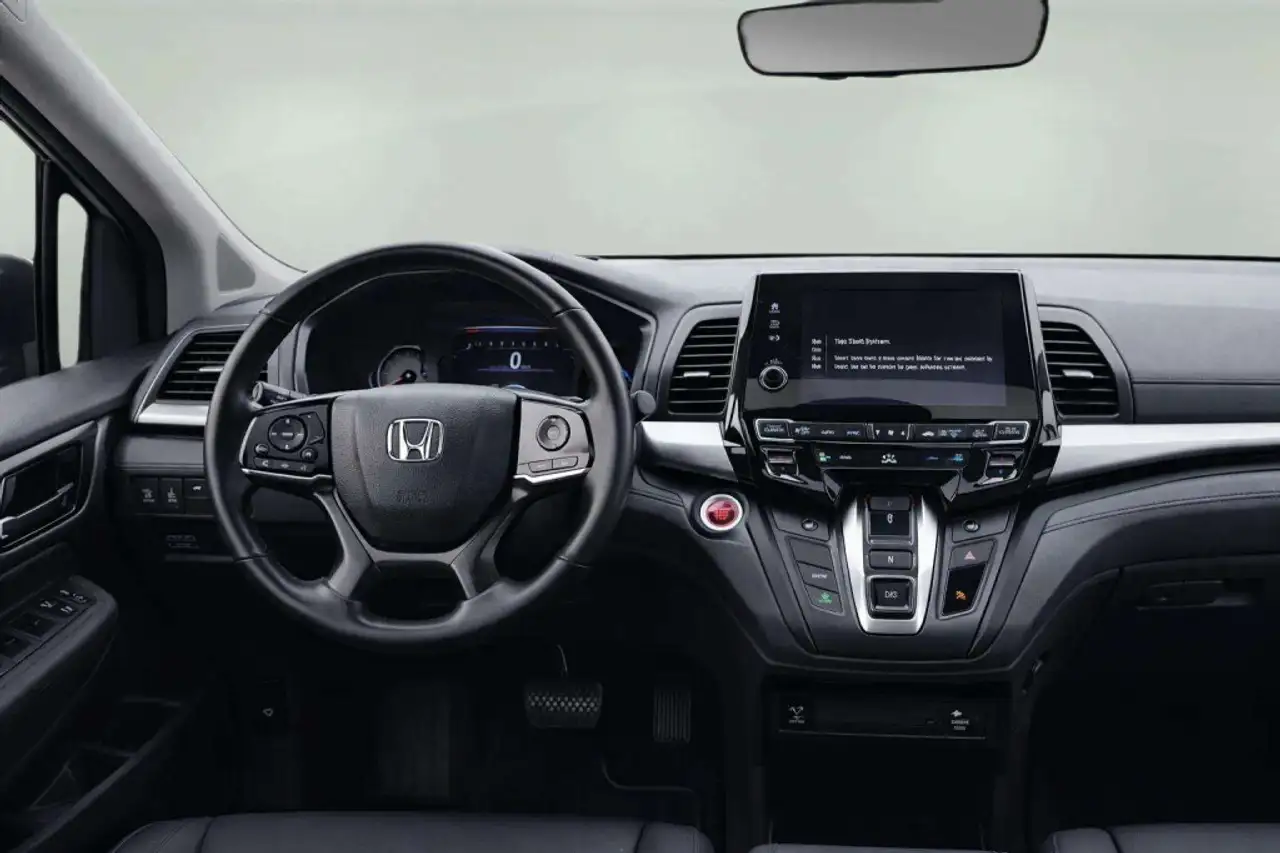 Honda Odyssey снимка Honda Odyssey