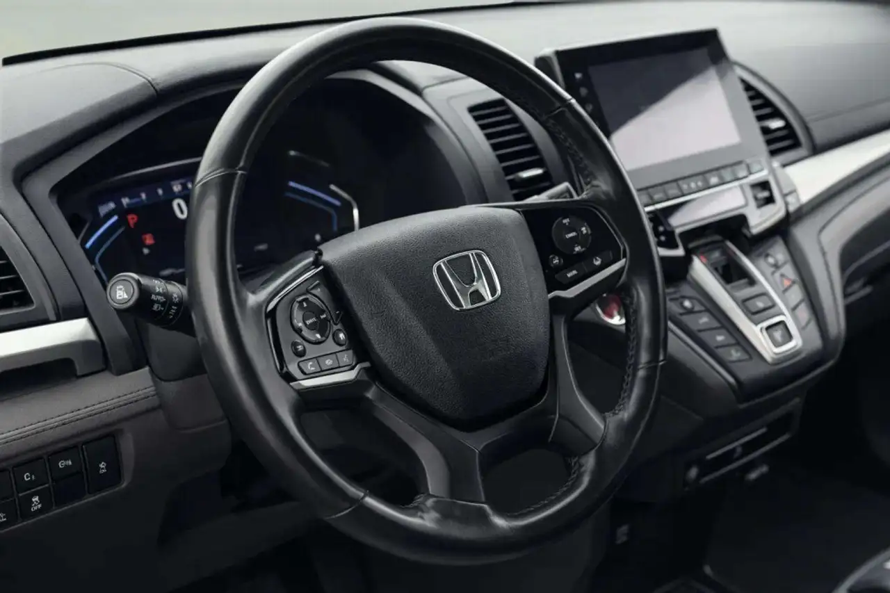 Honda Odyssey снимка Honda Odyssey