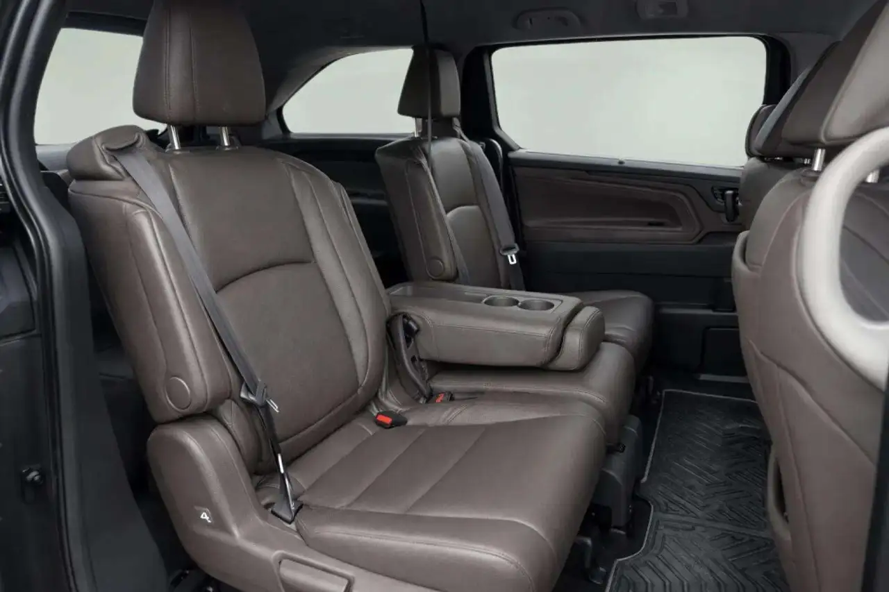 Honda Odyssey снимка Honda Odyssey