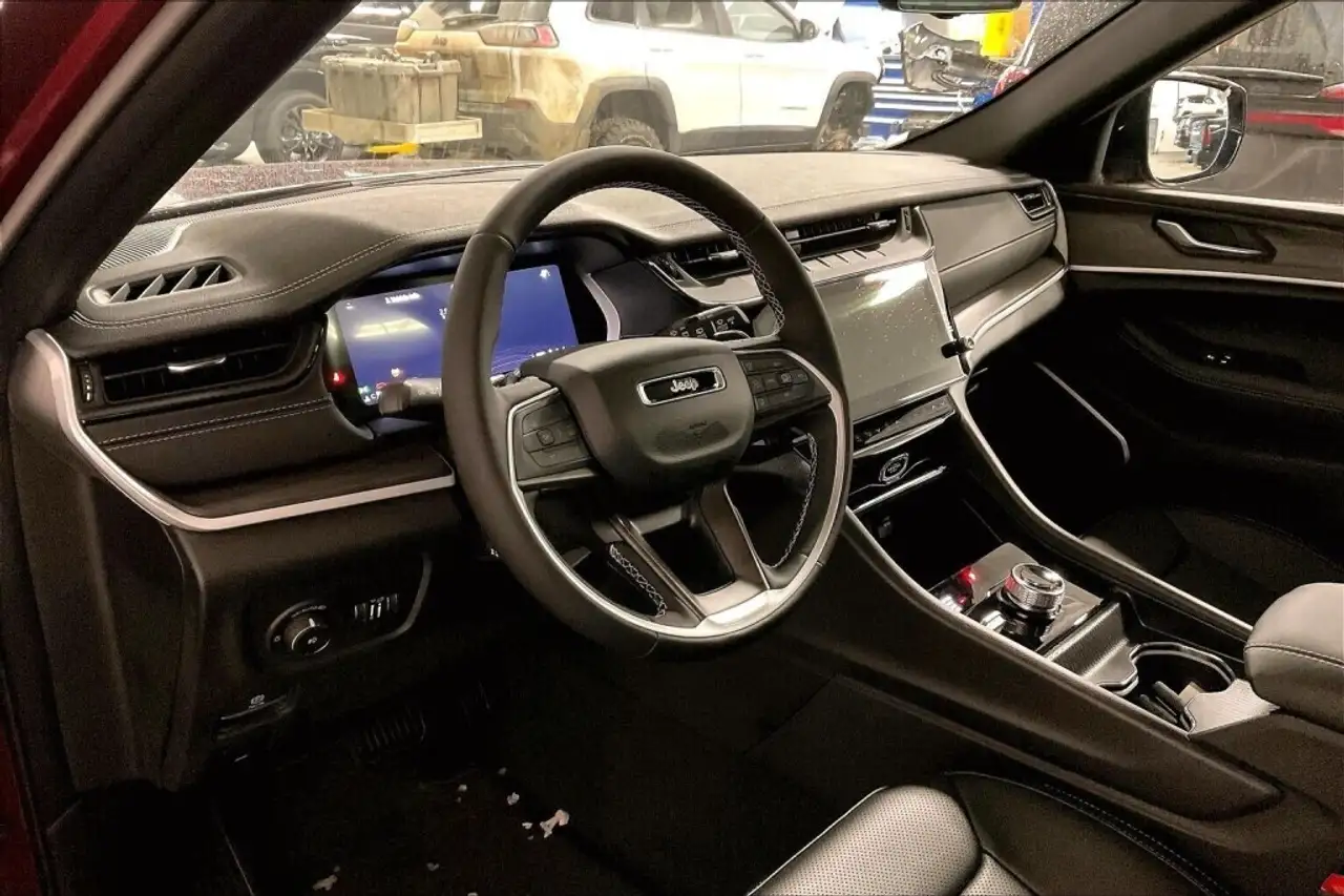 Jeep Grand Cherokee снимка Jeep Grand Cherokee