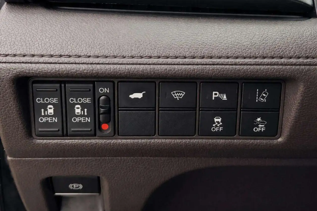 Honda Odyssey снимка Honda Odyssey