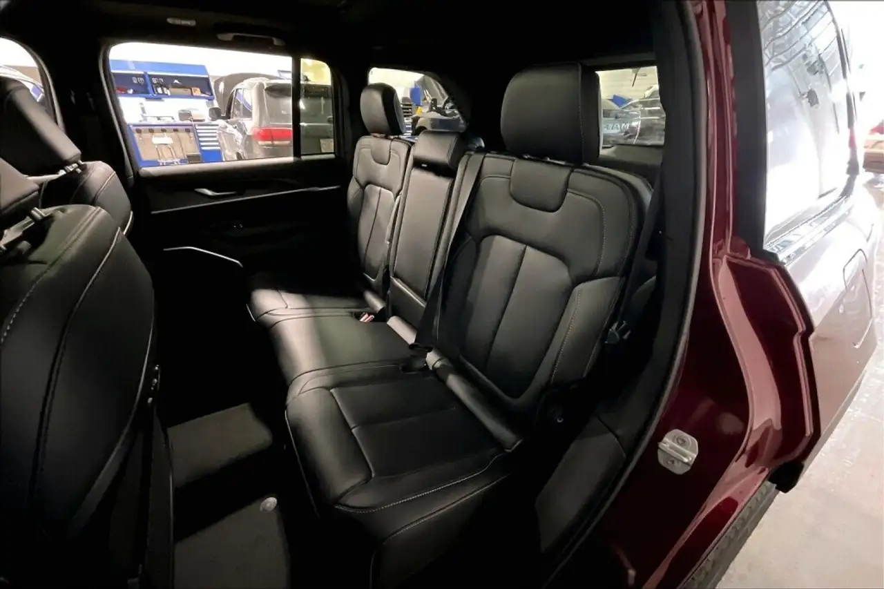 Jeep Grand Cherokee снимка Jeep Grand Cherokee