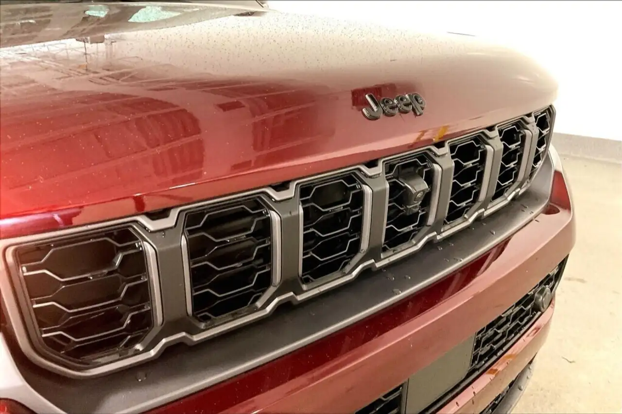 Jeep Grand Cherokee снимка Jeep Grand Cherokee