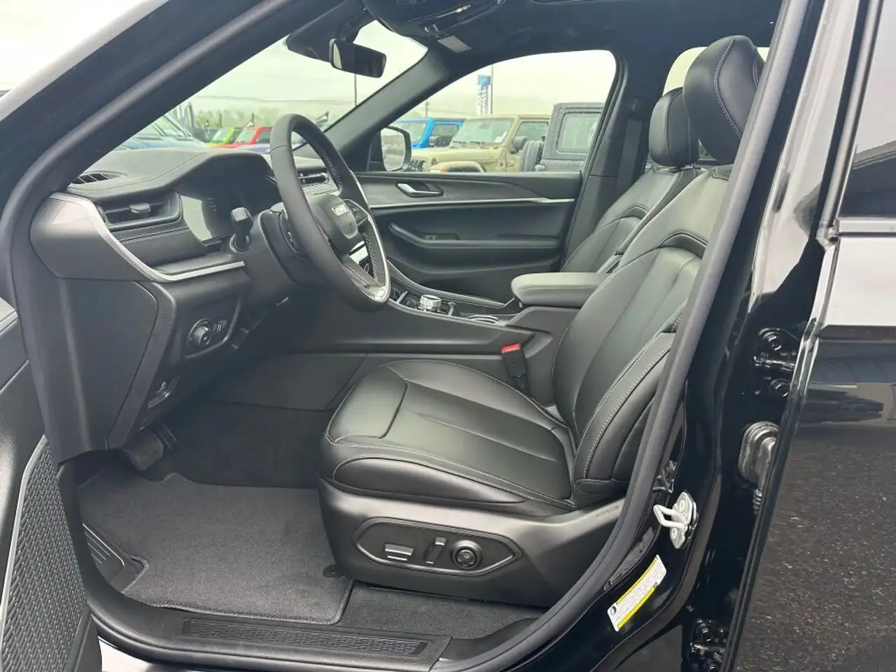 Jeep Grand Cherokee photo Jeep Grand Cherokee