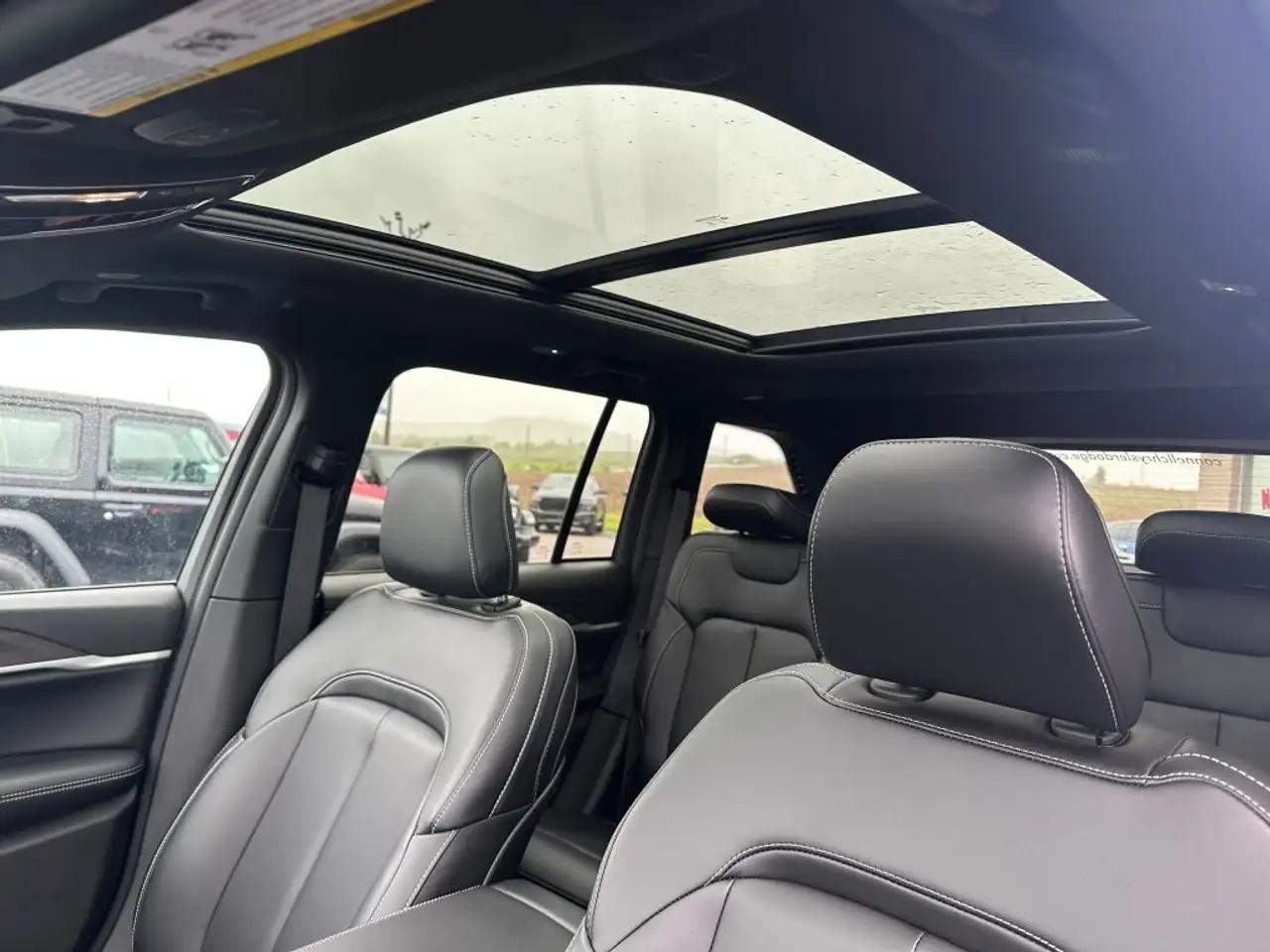 Jeep Grand Cherokee photo Jeep Grand Cherokee