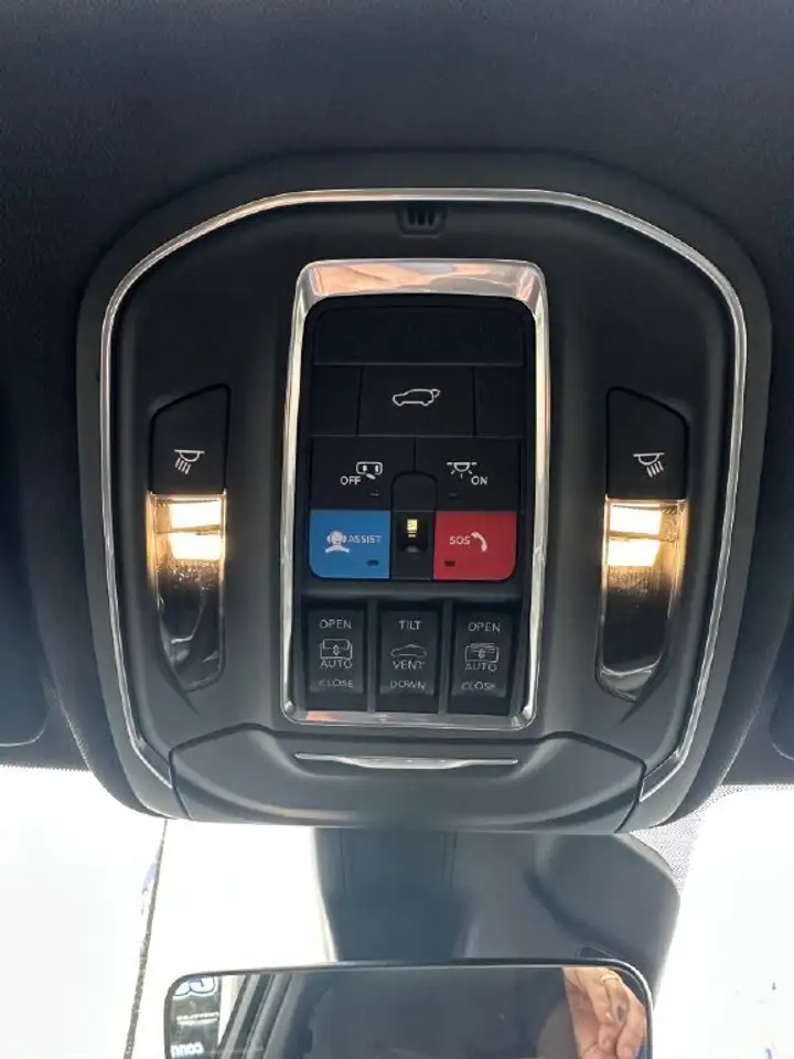 Jeep Grand Cherokee photo Jeep Grand Cherokee