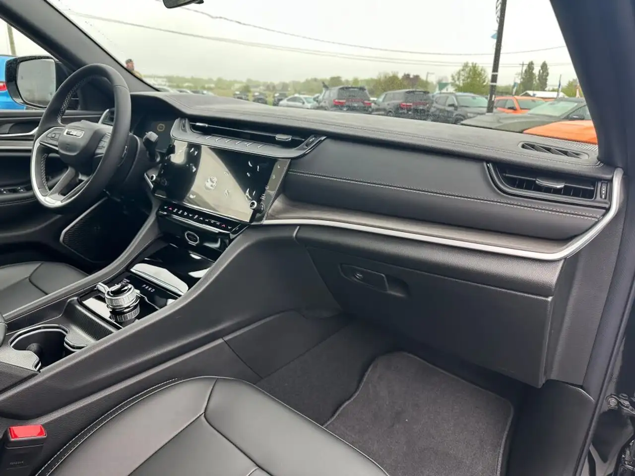 Jeep Grand Cherokee photo Jeep Grand Cherokee