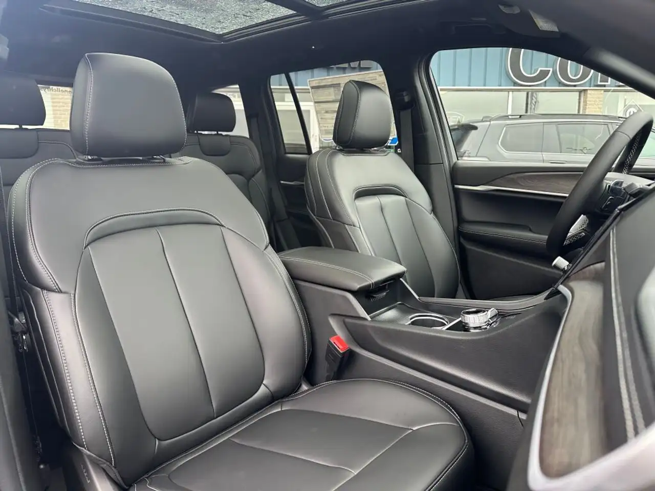 Jeep Grand Cherokee photo Jeep Grand Cherokee