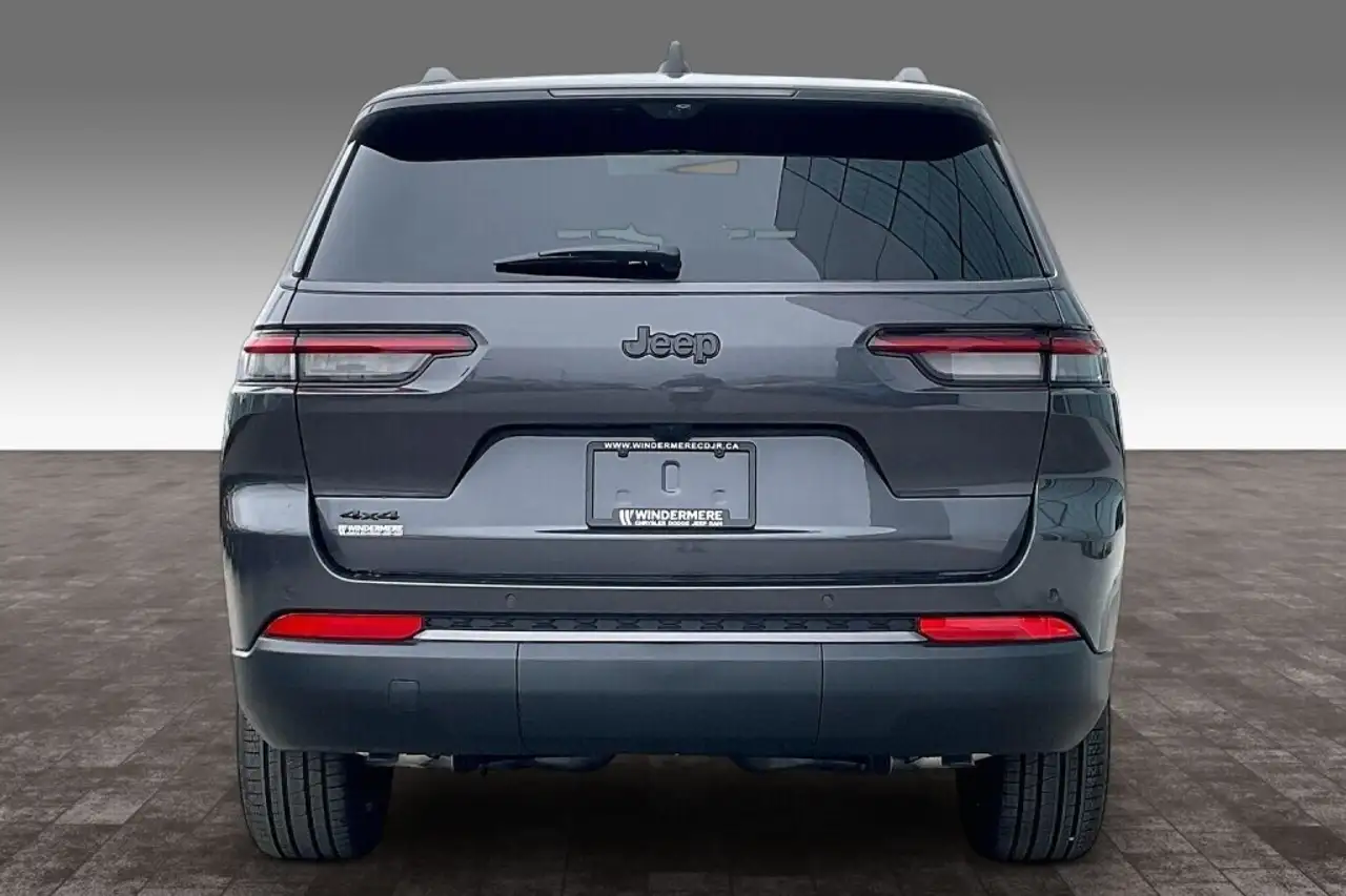 Jeep Grand Cherokee снимка Jeep Grand Cherokee