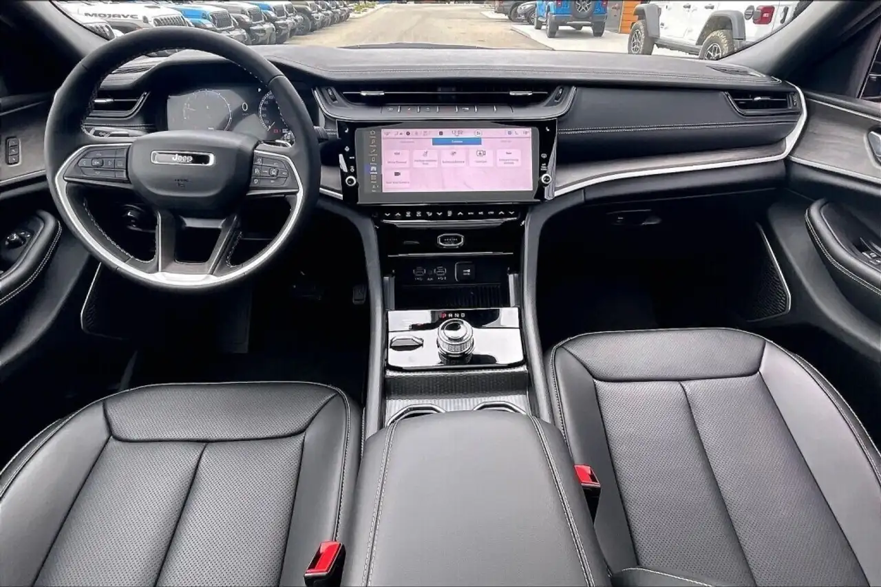 Jeep Grand Cherokee снимка Jeep Grand Cherokee