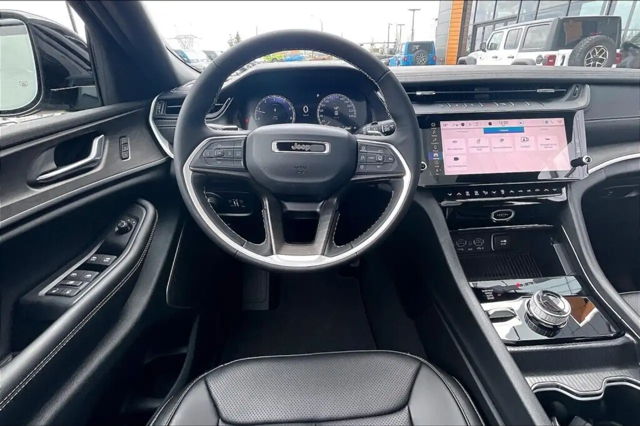 Jeep Grand Cherokee снимка Jeep Grand Cherokee