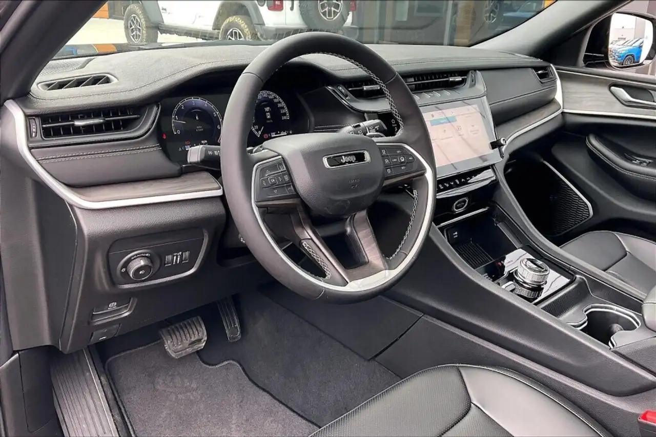 Jeep Grand Cherokee снимка Jeep Grand Cherokee