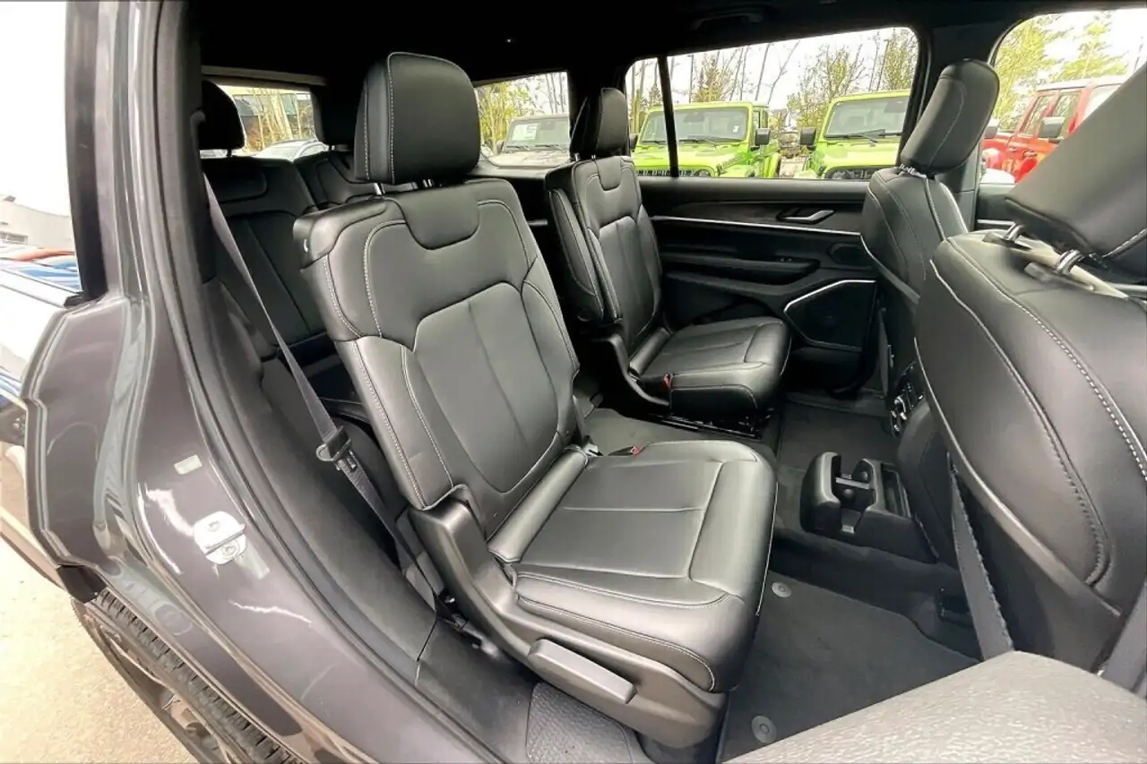 Jeep Grand Cherokee снимка Jeep Grand Cherokee