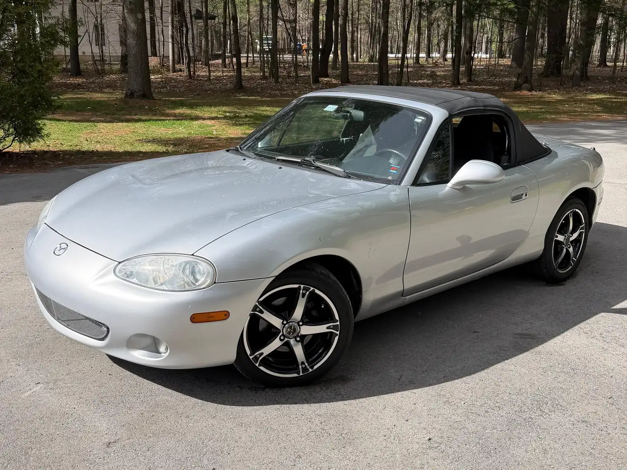 Mazda MX-5 Miata снимка Mazda MX-5 Miata