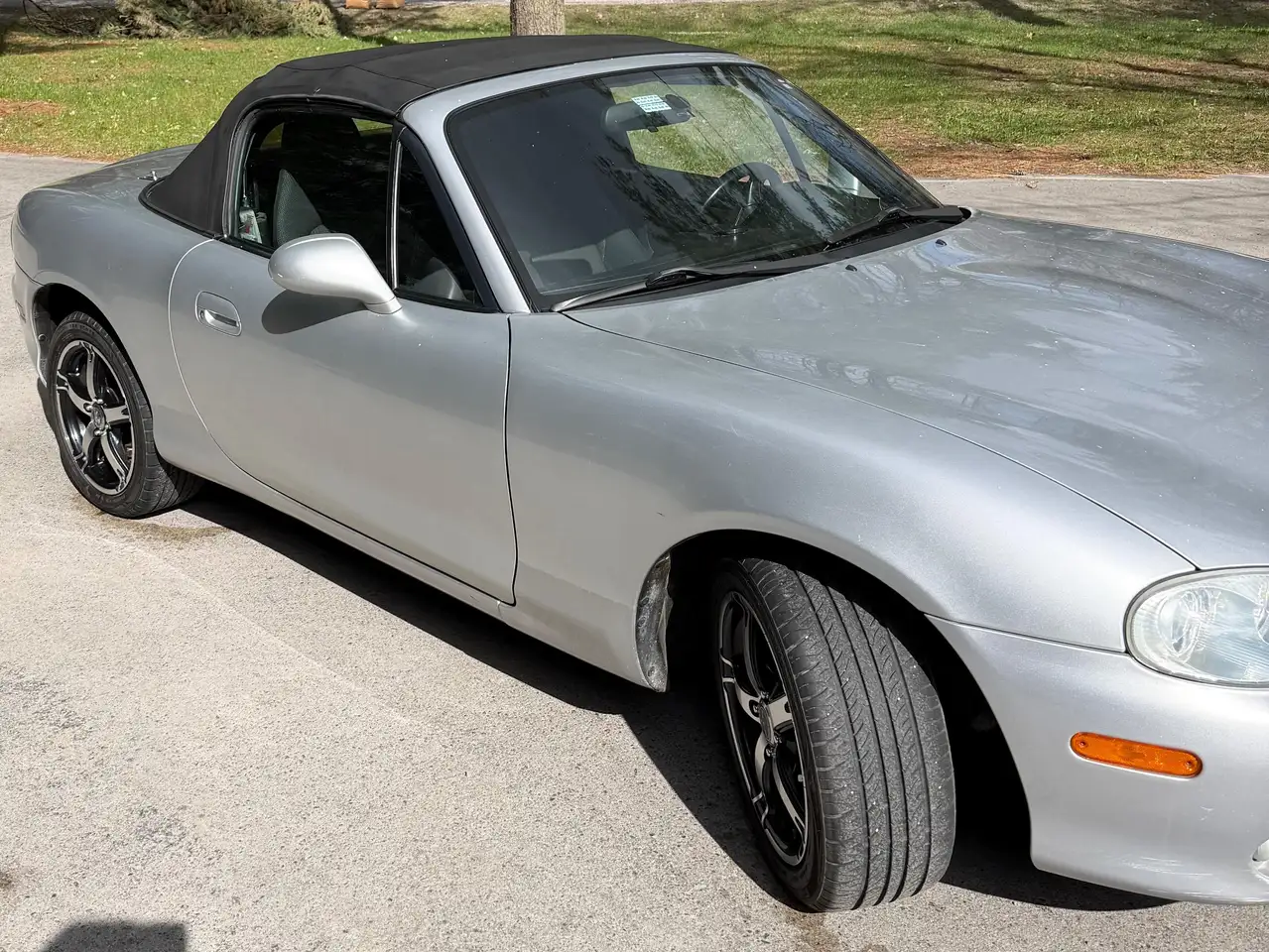 Mazda MX-5 Miata снимка Mazda MX-5 Miata