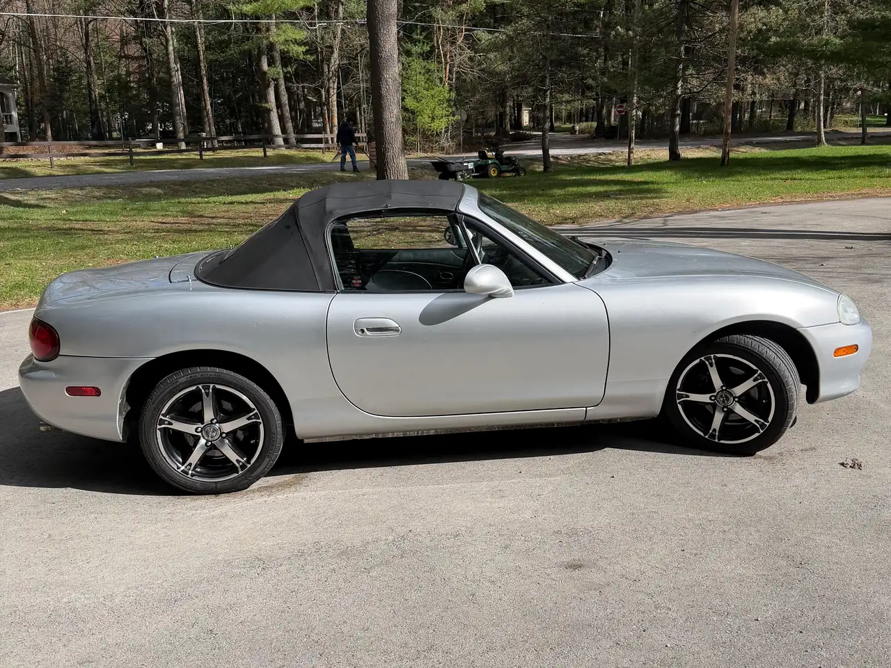 Mazda MX-5 Miata снимка Mazda MX-5 Miata
