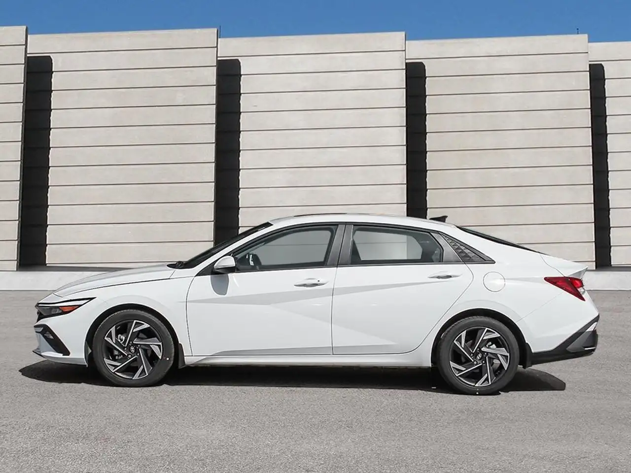 Hyundai ELANTRA снимка Hyundai ELANTRA